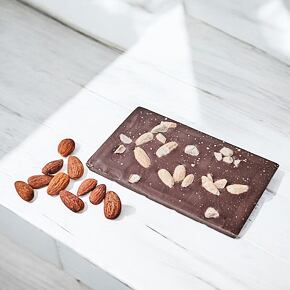 KetoMix 70% HORKÁ čokoláda s mandľami 100 g